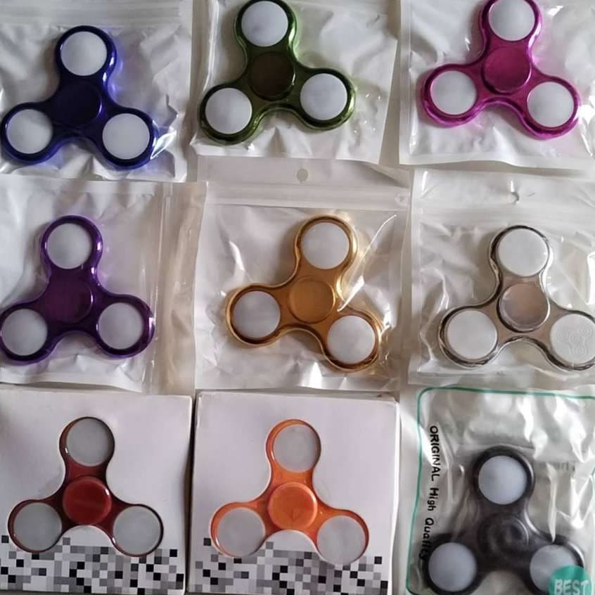 10Peças Fidget Spinner /Cor várias（sem baterias)