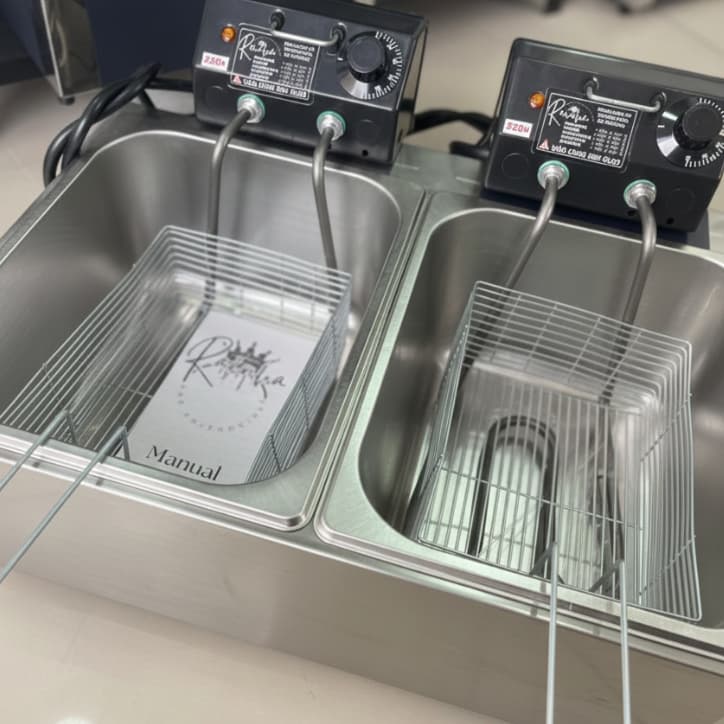 Fritadeira Elétrica Industrial em Inox Dupla 10 Litros com 6.000 Watts -Eficiência e Qualidade para sua cozinha.