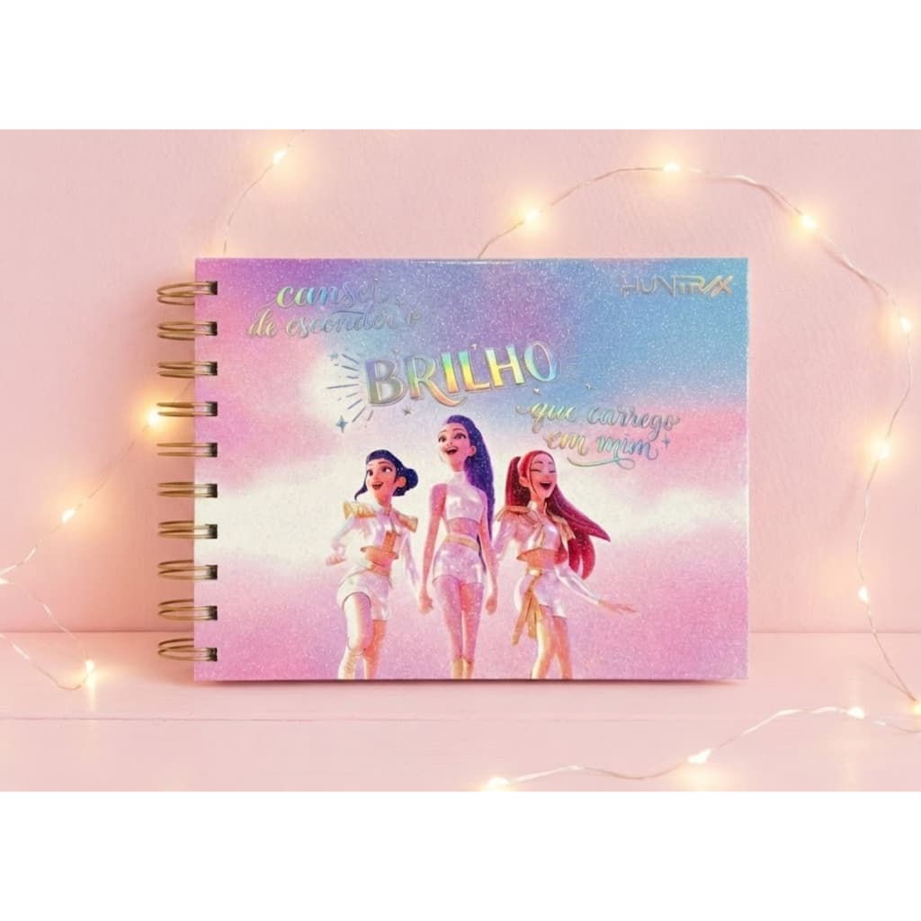 Livro de Colorir Huntrix Guerreiras do K-pop "Brilho" | Capa Glitter Holográfica Premium e Wire-o | Aesthetic BRINDE