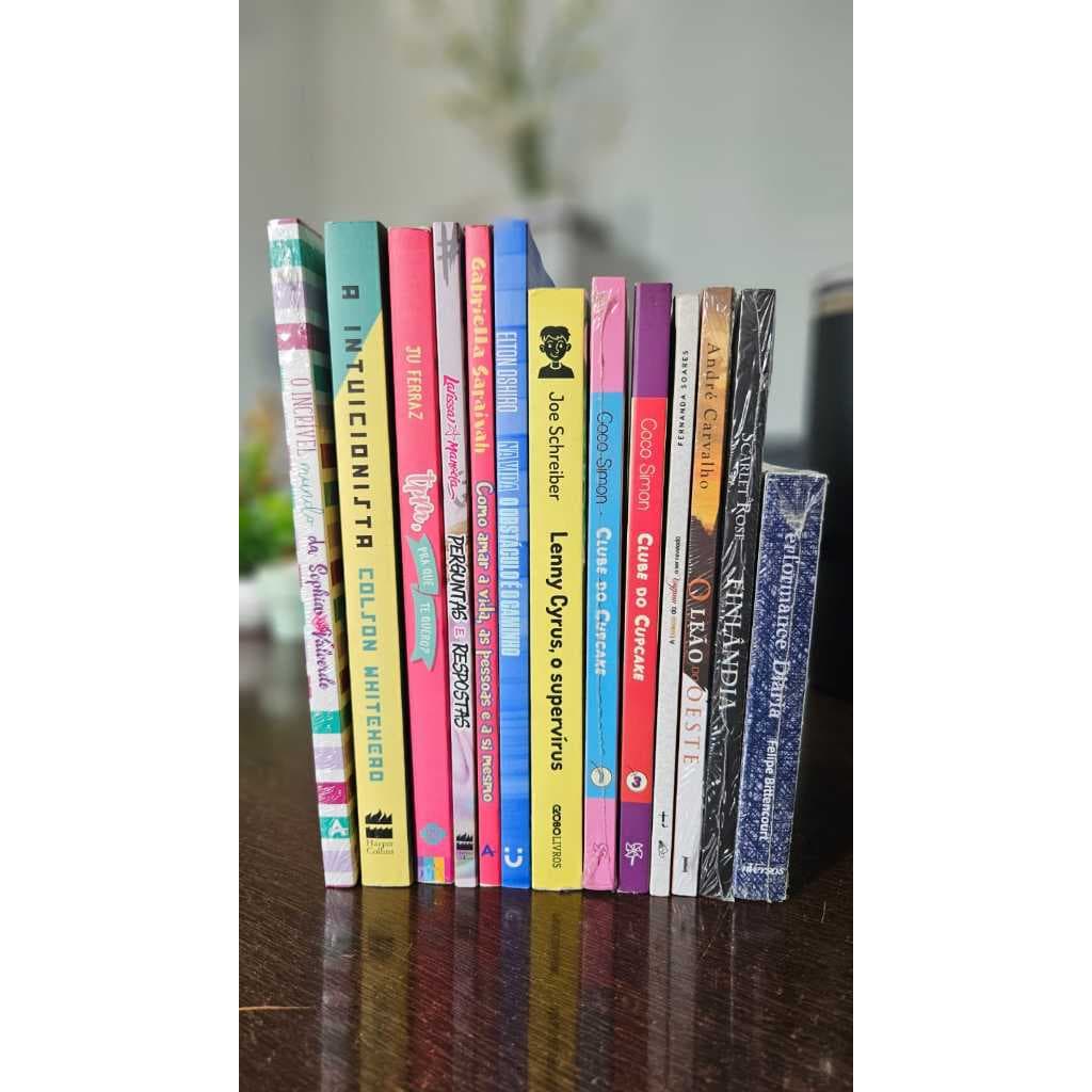 KIT COM 10 LIVROS SORTIDOS