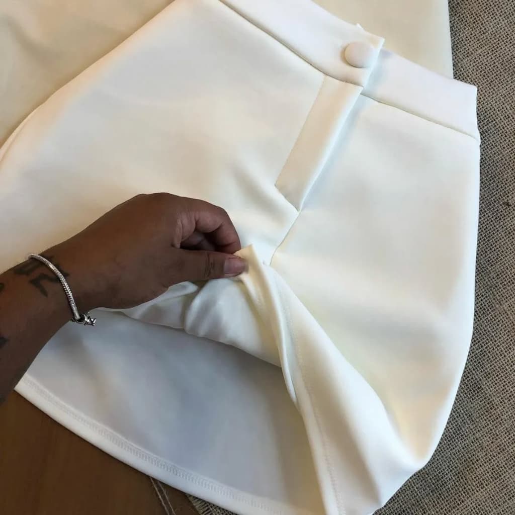 Short Saia Feminino Alfaiataria Neoprene Tendência Verão Look Natal e Festas Fim de Ano Não Transparece Vermelho