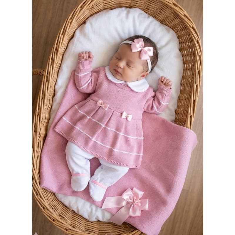 Saída de maternidade rosa em tricô Taís