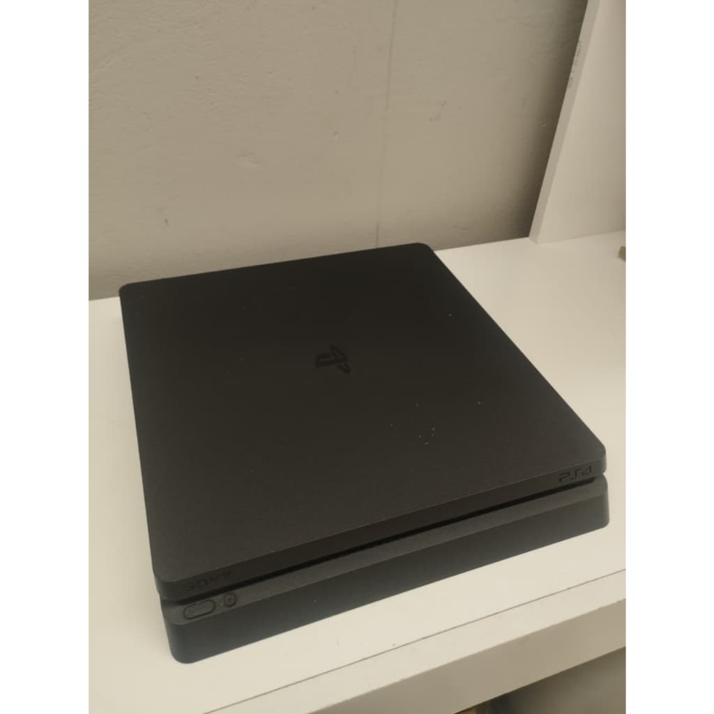 Playstation 4 PS4 SLIM revisado funcionando (não acompanha controle)