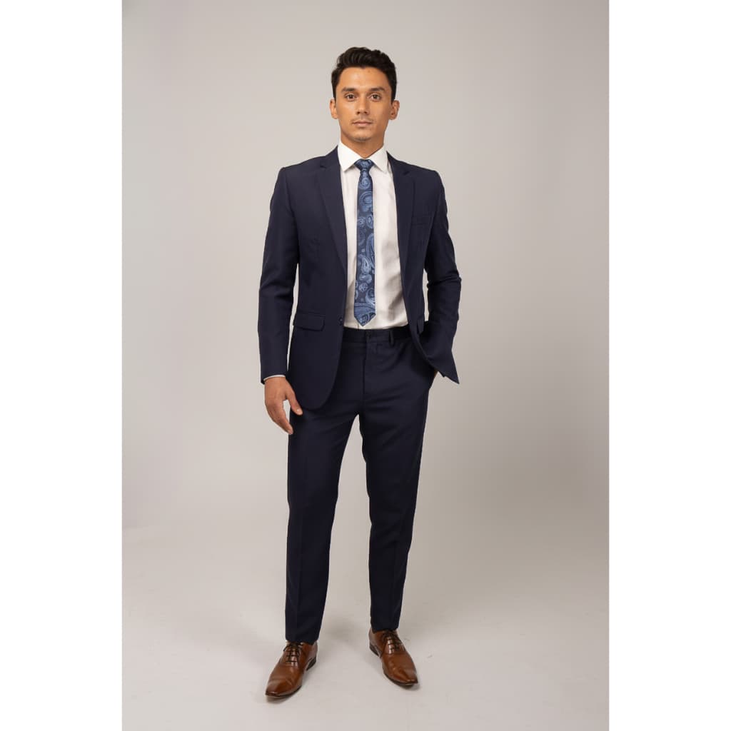 Terno Masculino Slim na cor Azul Marinho Noite Liso em tecido Oxford 100% Poliéster e Corte Italiano