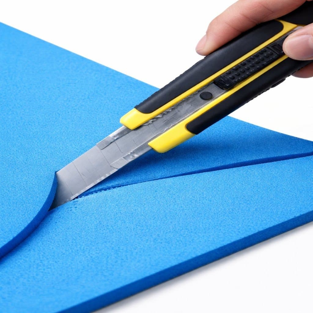 Estilete 18mm Profissional Emborrachado Lâmina Segmentada  com Trava de Segurança Corta Papel Plástico Tecido