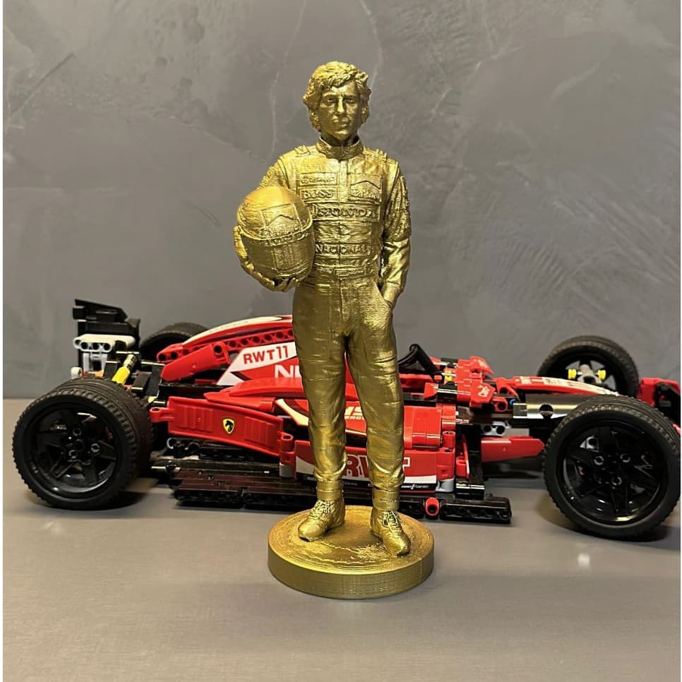 Ayrton Senna em Miniatura e Estatua Decorativa para Fãs e Colecionadores