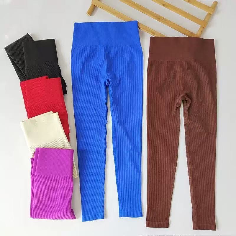 Calça Legging Canelada Preta - Cintura Alta Com Costura Realça Bumbum para Academia Feminina, Elástica e Fitness