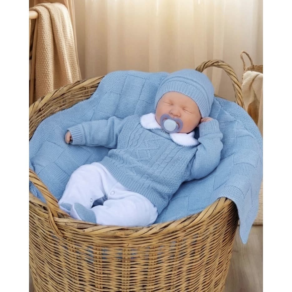 Saída de maternidade menino em tricô azul bebê Vitor