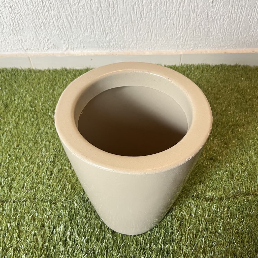 Vaso Decorativo Polietileno para Plantas Coluna Cone Redonda Lisa Medidas 30x23x16cm