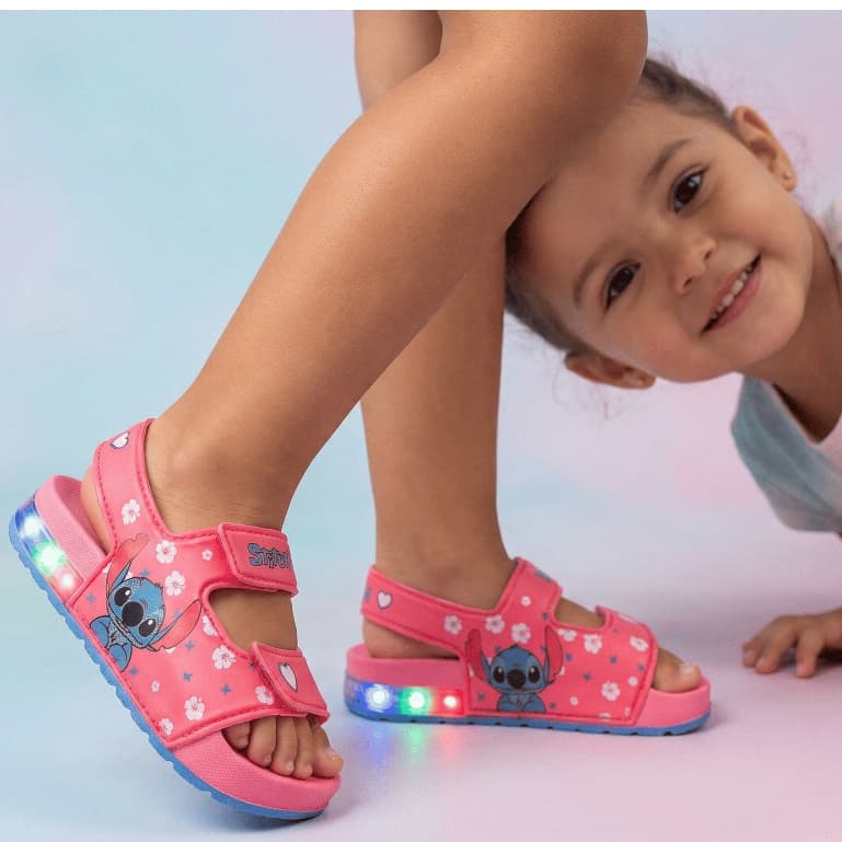 Papete Slide Infantil Stitch LED que Acende ao Caminhar – Confortável