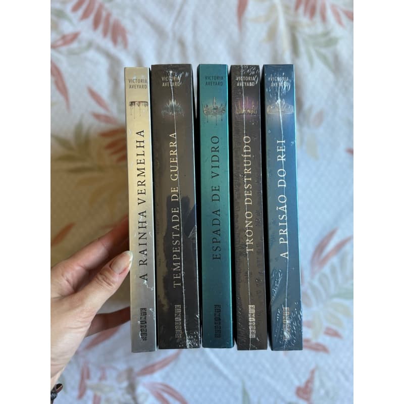 Livros da coleção A Rainha Vermelha - Victoria Aveyard