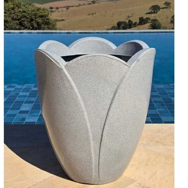 Vaso para plantas em polietileno modelo tulipa G  cores exclusivas e modernas