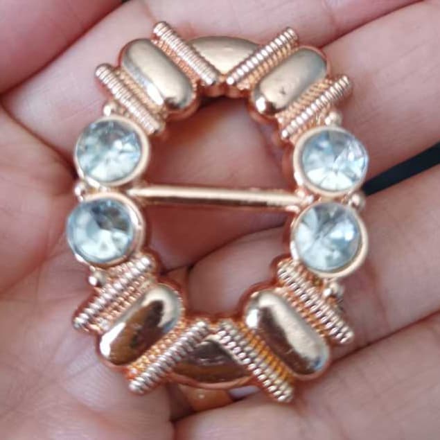 Fivela  Passante Dourada ABS e Strass para roupas e acessorios