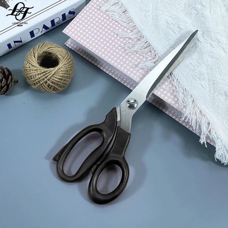 Tesoura Grande Multiuso p/ Tecido e Papel - Corta tecidos, móveis e mais. Design ergonômico. Cor variada