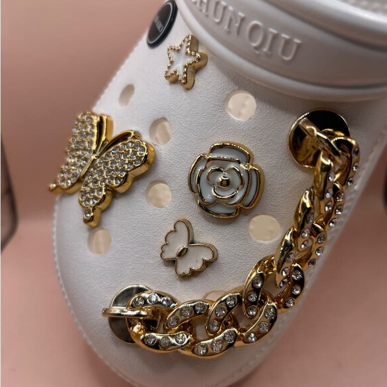 Pins / Botom / Pingente para Babuche Dourado – Kit com 8 Peças