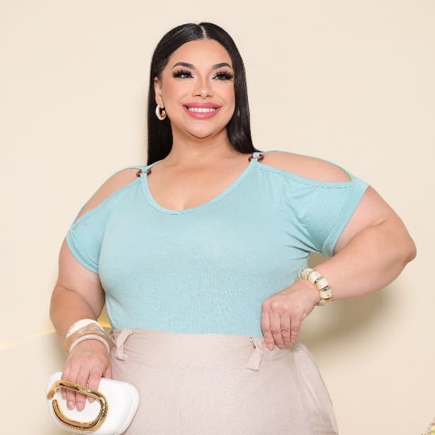 Blusa Plus Size Feminina  Gola Redonda Viscolycra Premium Verao Lisa com Argola e Recortes Na Manga GG G1 G2