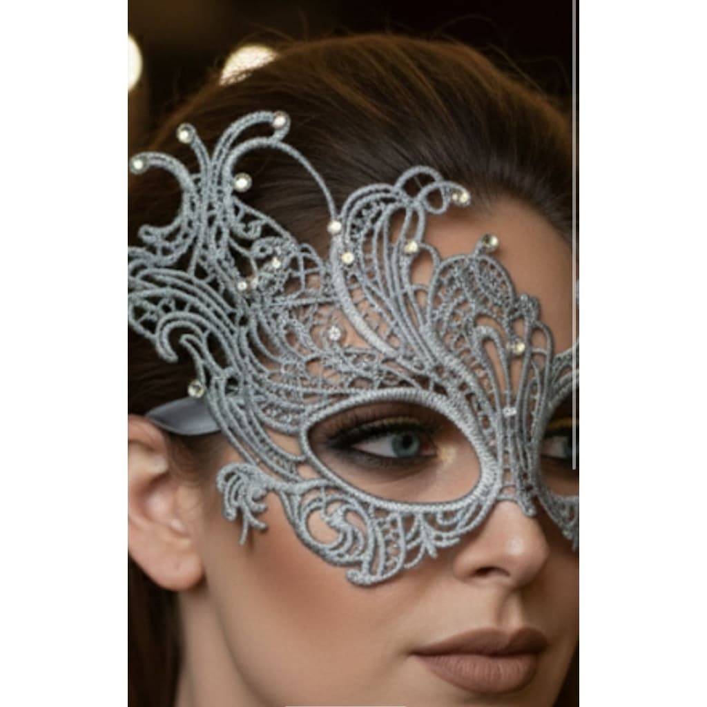 Máscara prata Bordada c Strass  Festa Baile Fantasia Luxo 15 anos formatura