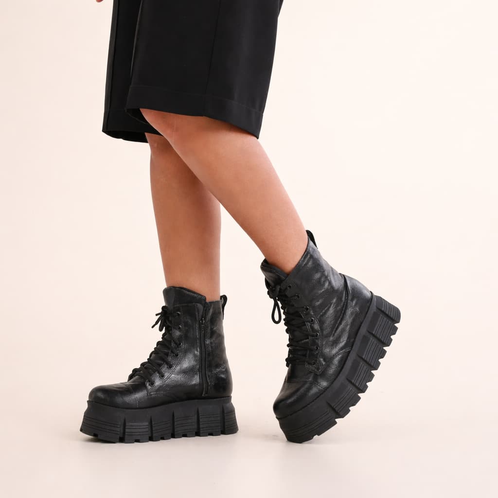 Bota Coturno Alta Cano Pequeno Plataforma Tratorado Tamanco