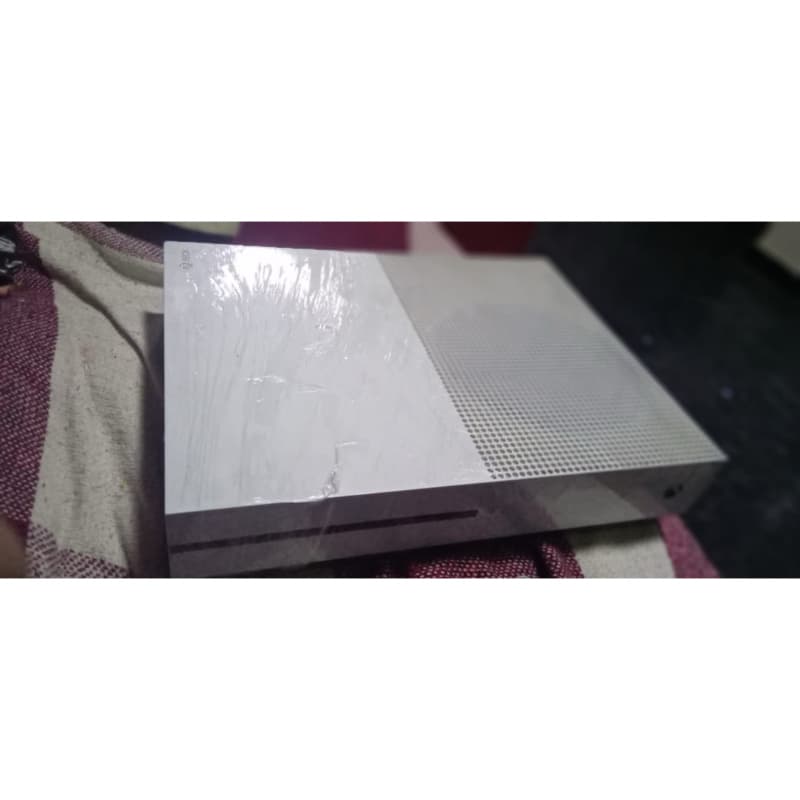 Xbox One S seminovo em excelentes condições