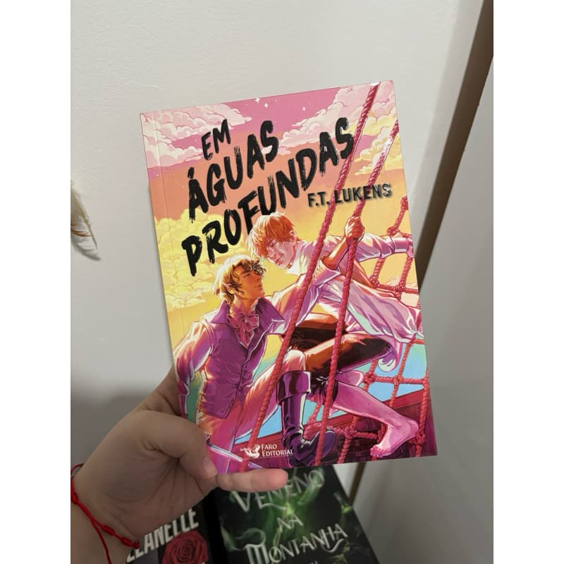 livro ‘Em Águas Profundas’ - leia a descrição