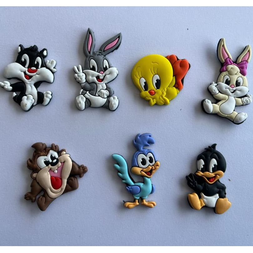 KIT APLIQUE EMBORRACHADO LOO.TUNES, PACTE COM 14 E 28 PEÇAS