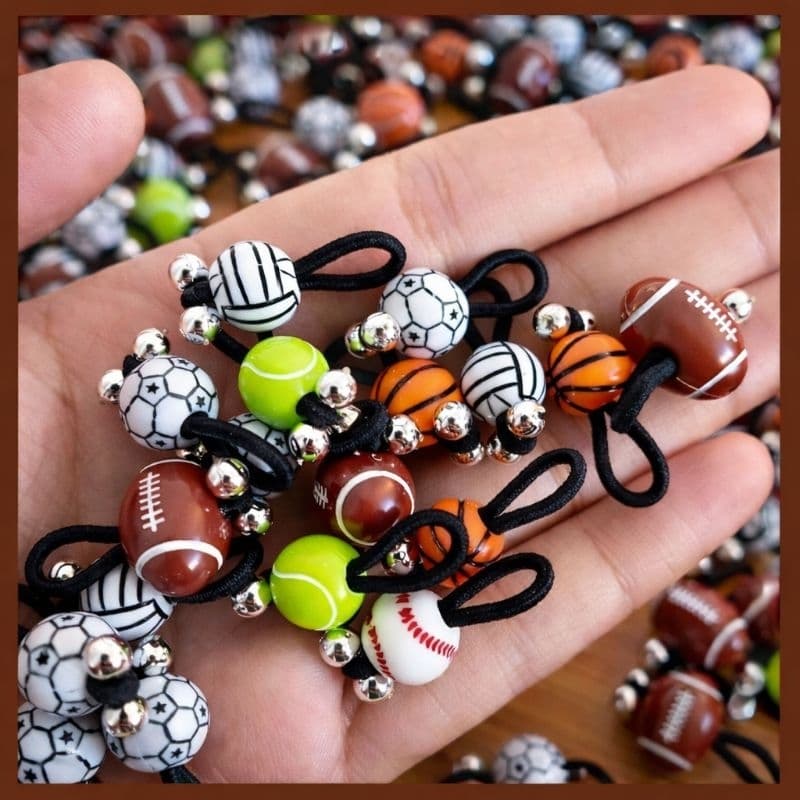 Kit 12 Jóia Pet Banho Tosa Bola Esporte | Acessórios Penteados Cachorro Macho | Blend Biju Elástico Ponto de Luz Aljofre