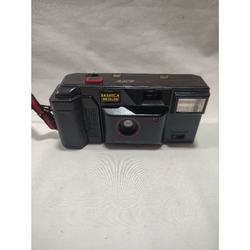Câmera Yashica MD-35 ( Não Funciona )