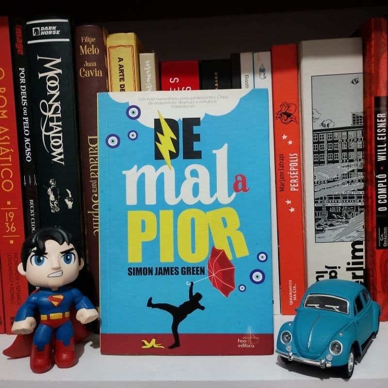 Livro De Mal a Pior - Simon James Green - hoo editora