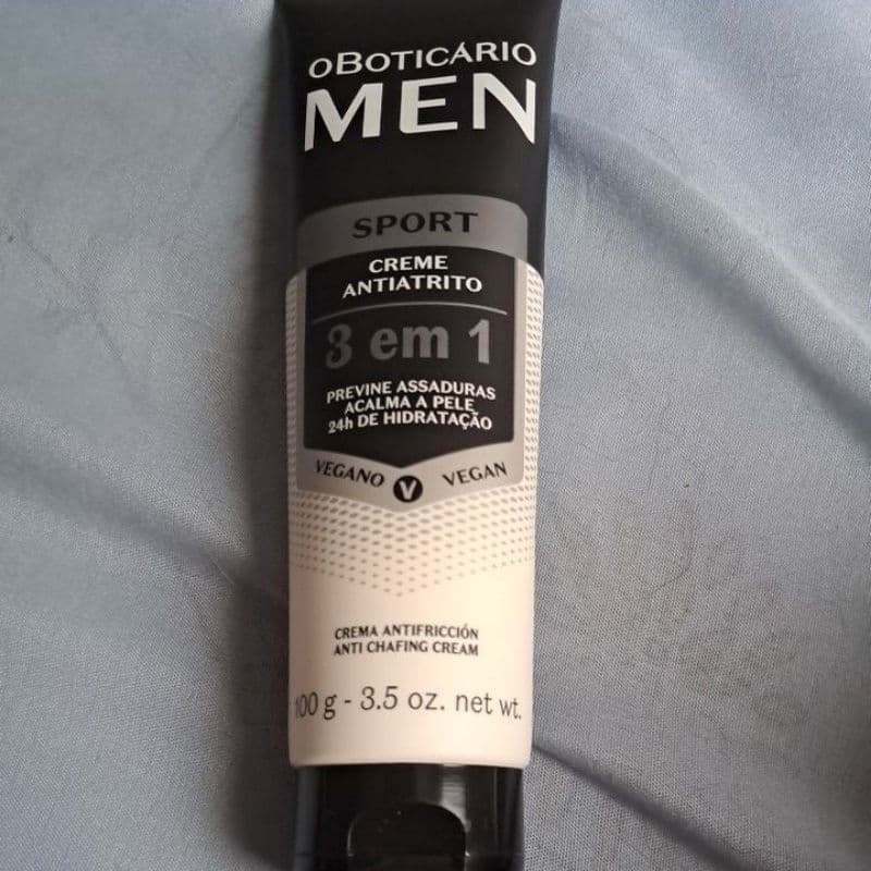 O Boticário Men Sport Creme Antiatrito 3 em 1 previne assadura e atrito e e Acalma a pele Hidratação 24h 100