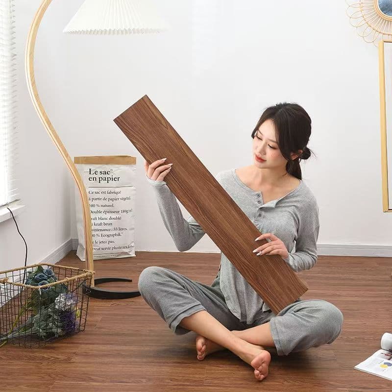 Kit 36 Placas Adesivas Autocolantes p/ Piso Estilo Madeira 91,4 cm x 15,2 cm cobertura 5m² - Diversos Modelos Promoção