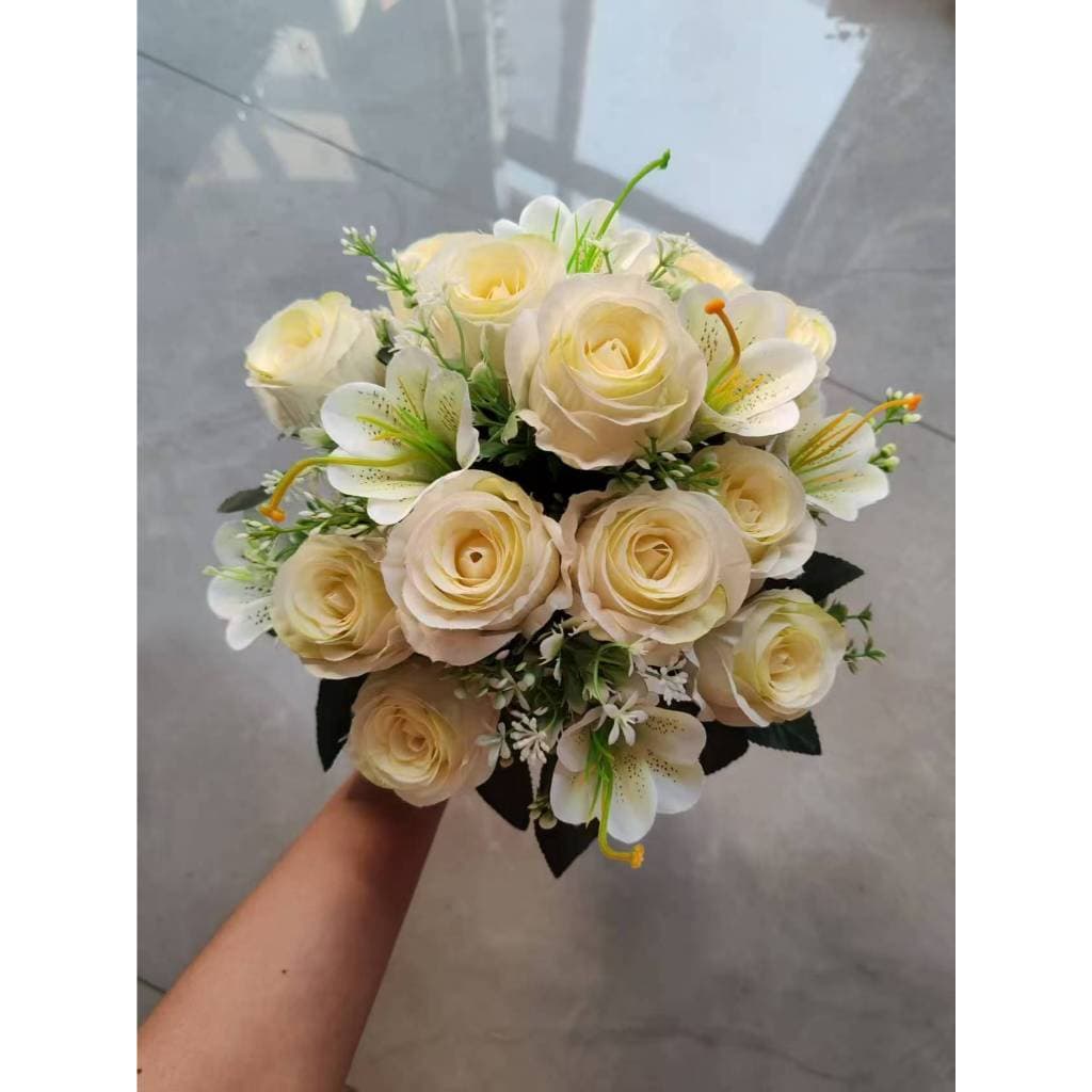 Buquê de casamento com lírios --4716