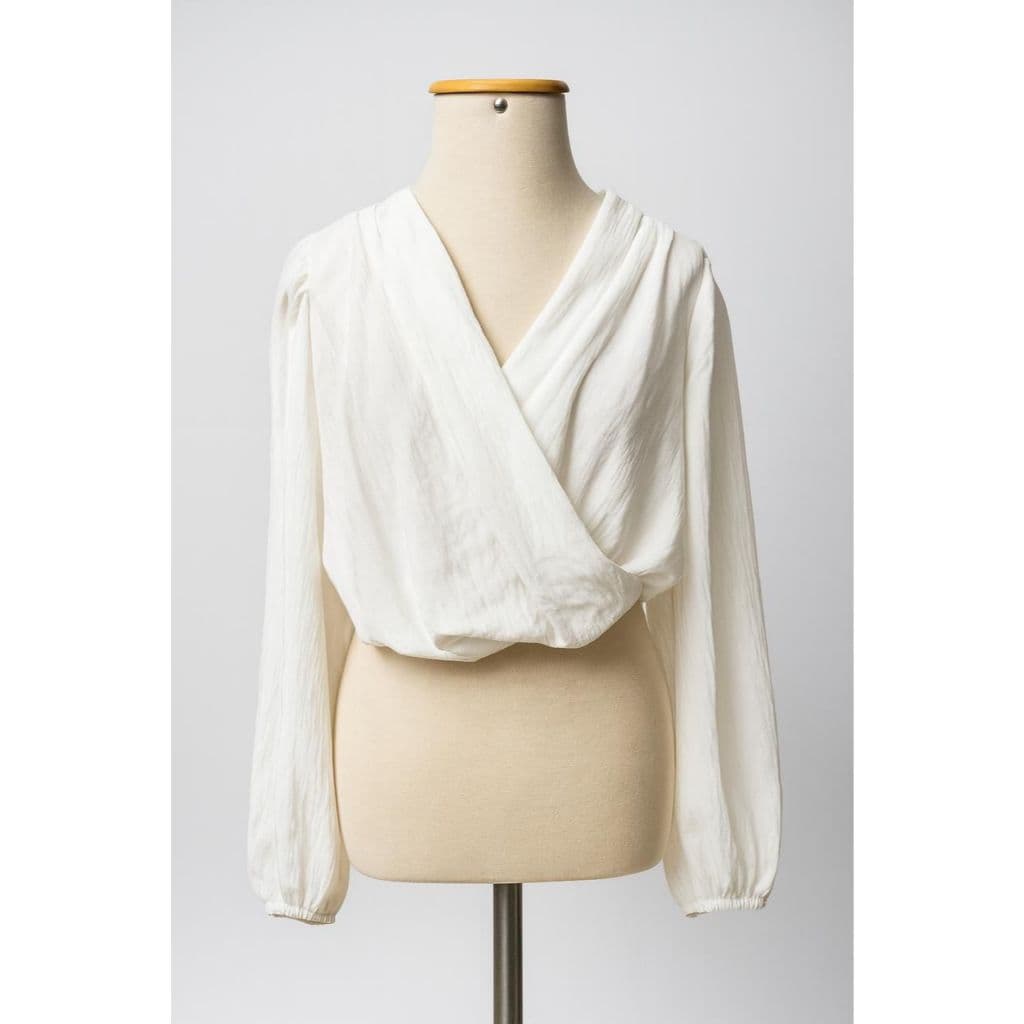 Blusa Transpassada Branca Manga Longa – Tecido Leve e Elegante