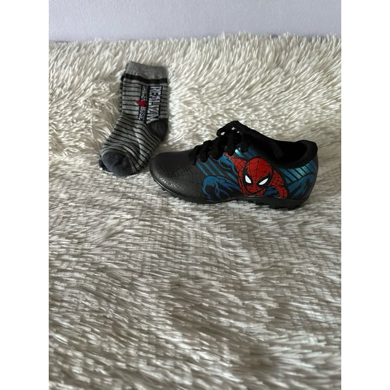 chuteira society infantil . acompanha  1 par de meias .