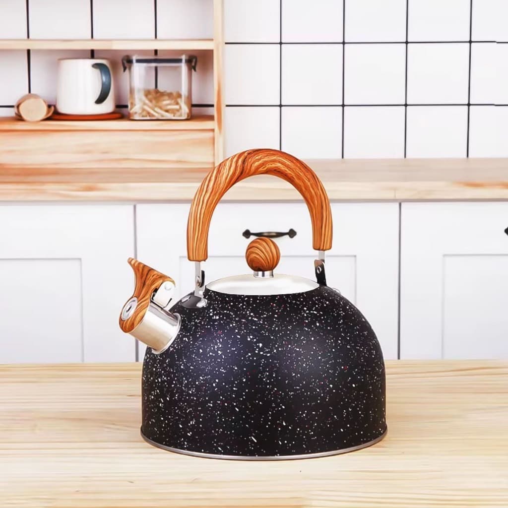 Chaleira De Aço Inox 2 Litros  com apito pode ser usado Fogão e Indução ideal para chá e café