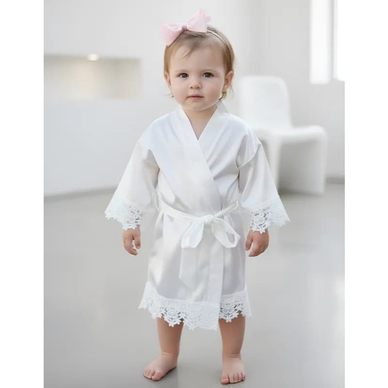 Robe Infantil de Cetim com Renda - Charme e Conforto para as Pequenas