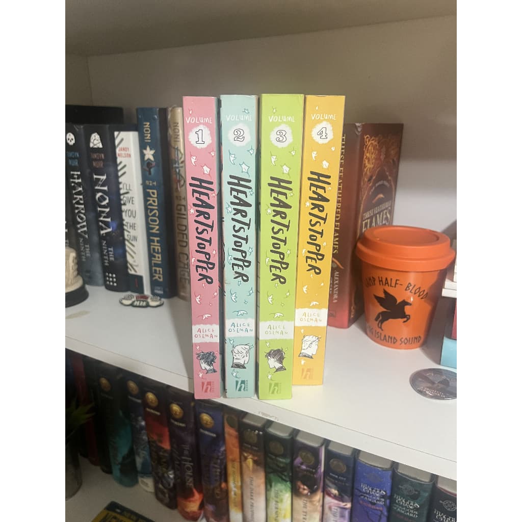 Heartstopper - Alice Oseman (4 Livros Paperback - Hodder Children's Books)