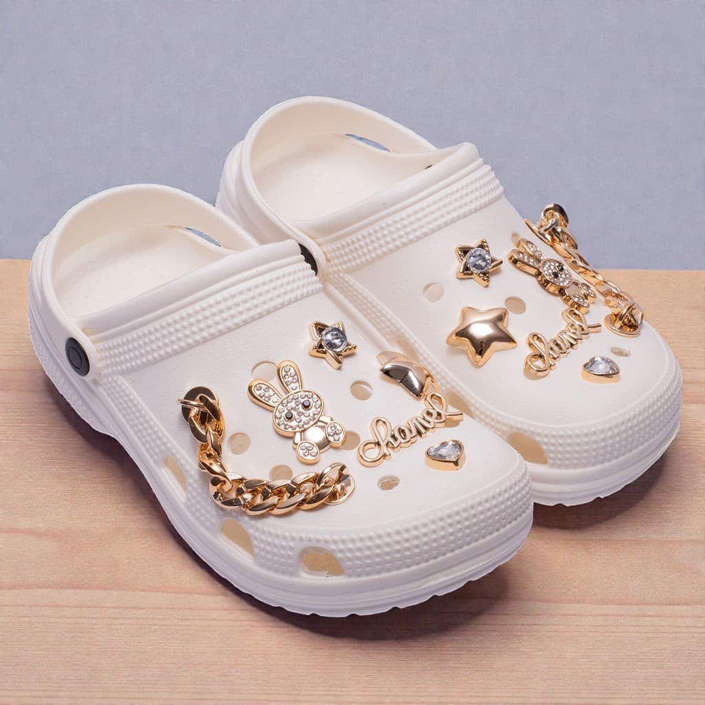 Chinelo Sandália Babuche Luxo com Enfeites Corrente Liquidação