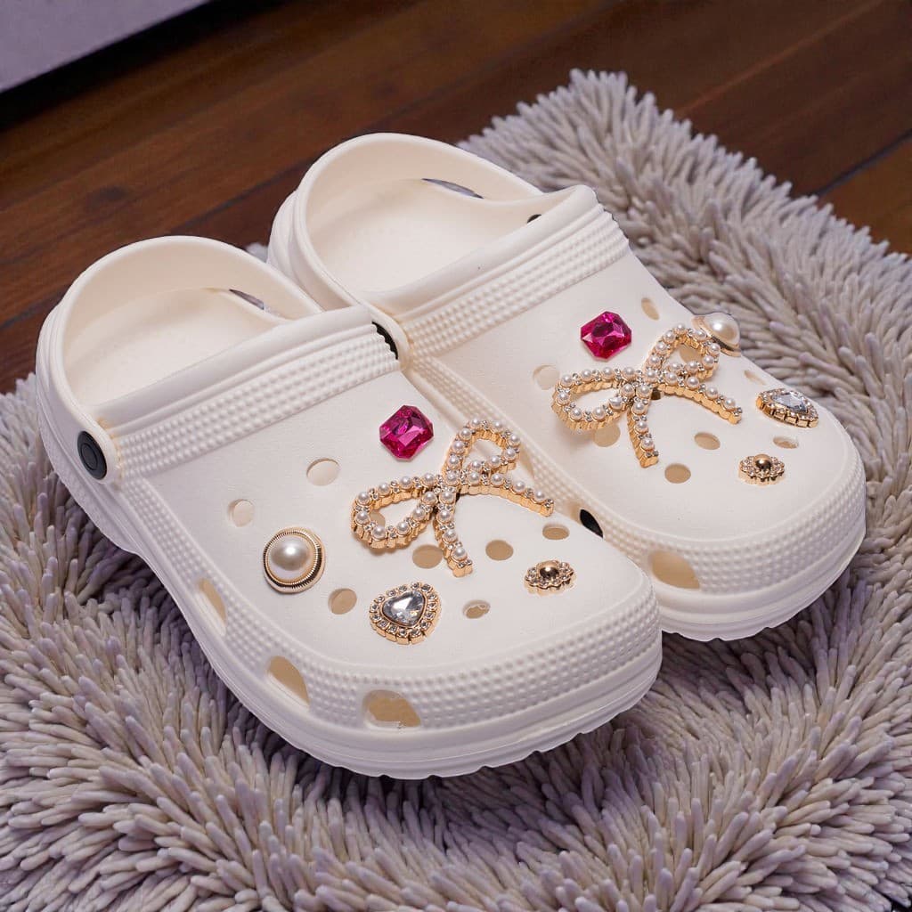 Sandália Babuche Luxo com Enfeites Lançamento Exclusivos