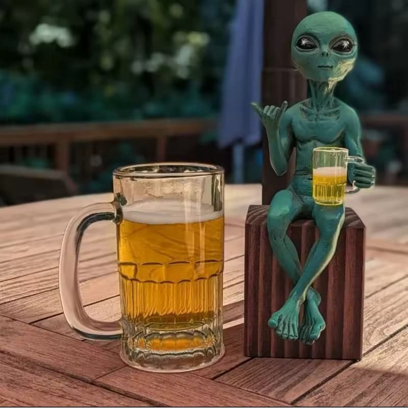 Estátua Alienígena Et Com Copo De Cerveja 16Cm Decoração Para Casa