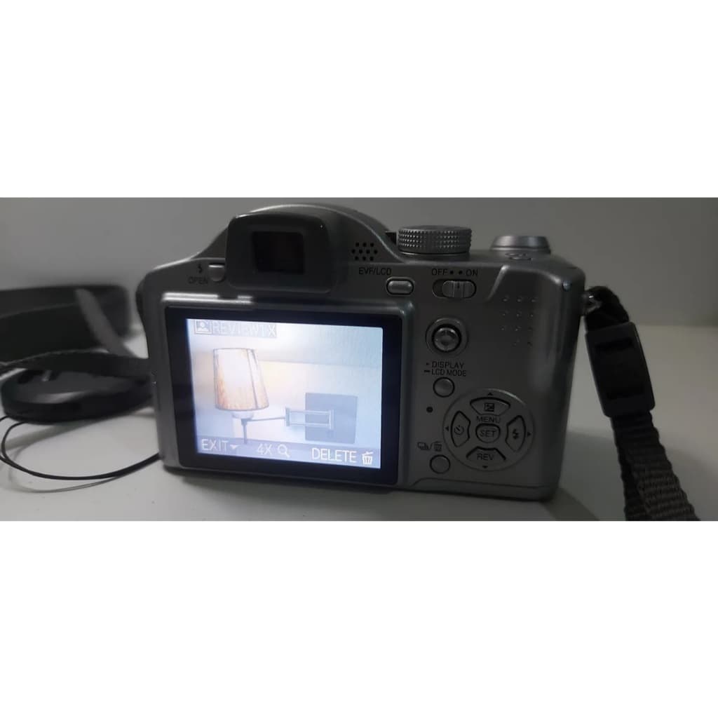 Câmera Panasonic Lumix Dmc-fz7 Funcionando - Sem Cartao Prateado (Usado)