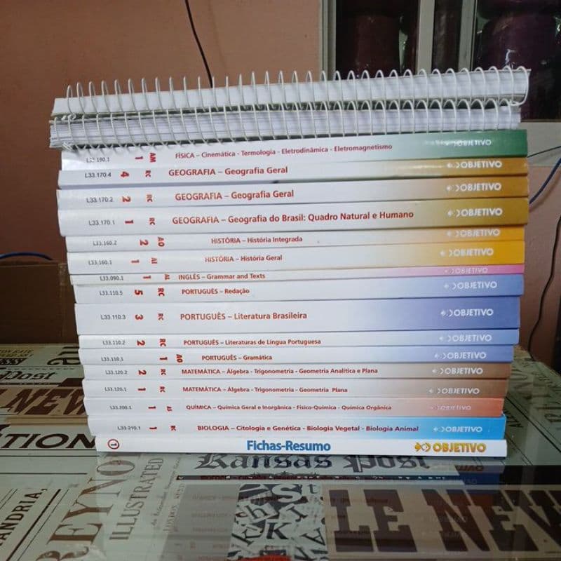Livros Apostilas Coleção Objetivo (unitários anos diversos) Pré-Vestibular Estudos