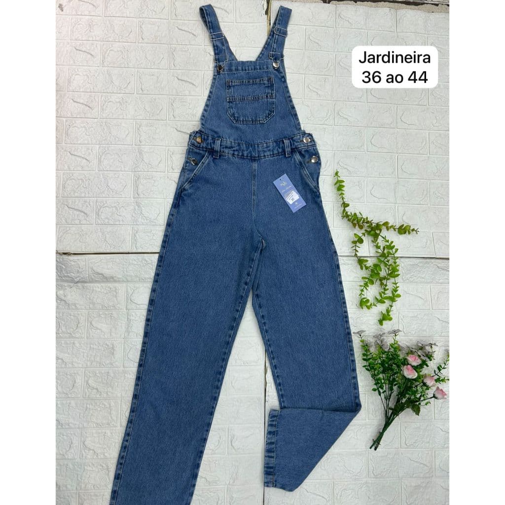 Jardineira Calça Jeans Feminina