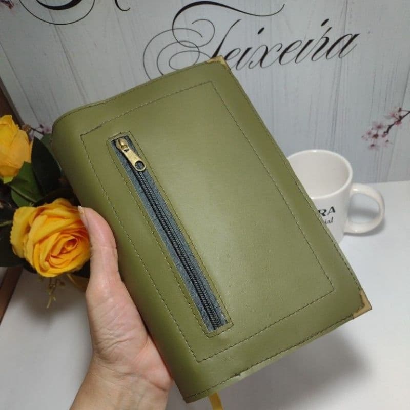 capa de bíbliacapa para bíblia femininacapa bíblia promoção