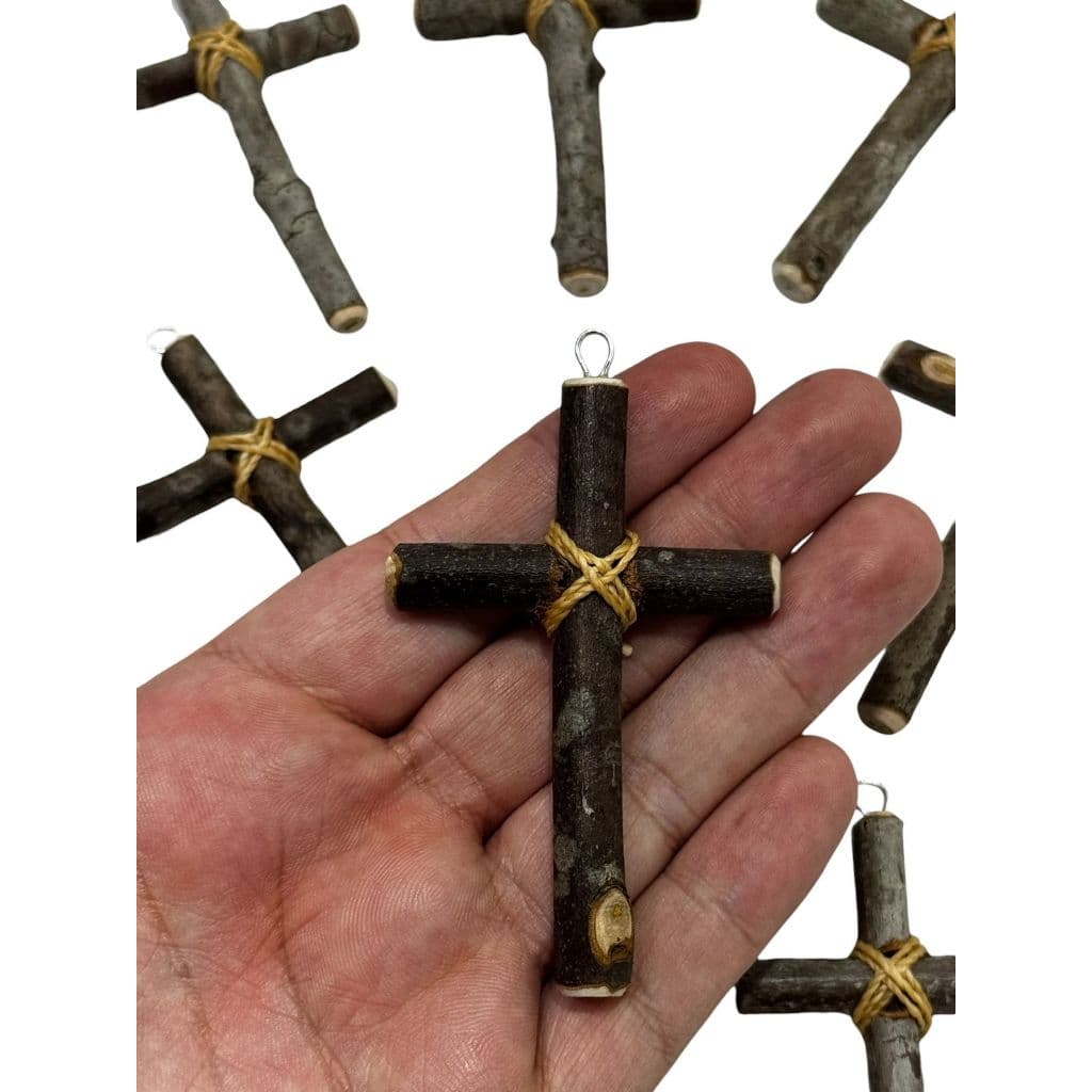 Pingente Cruz de Guiné com Corda - 7cm x 4,5cm (M)