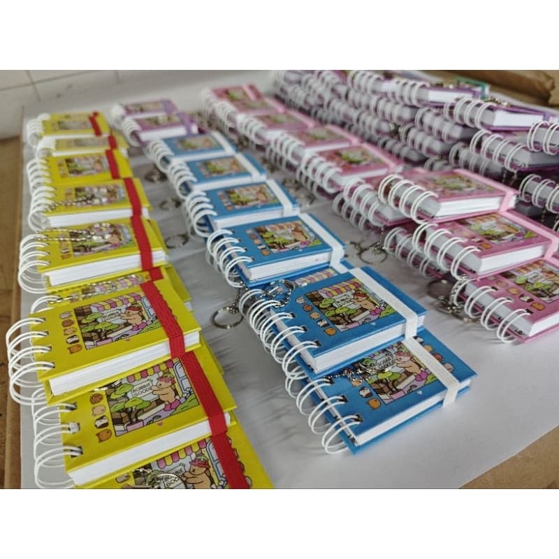 Kit Mini Caderno de Colorir / Com Plastificação Holográfica e Tamanho 5,5/7,5 cm