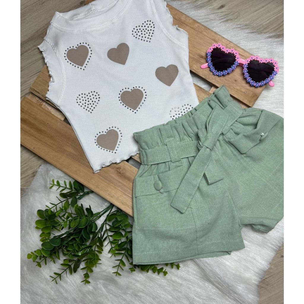 Conjunto 2 Peças Blusinha Coração com Strass e Shorts Linho Infantil 04 a 10 anos