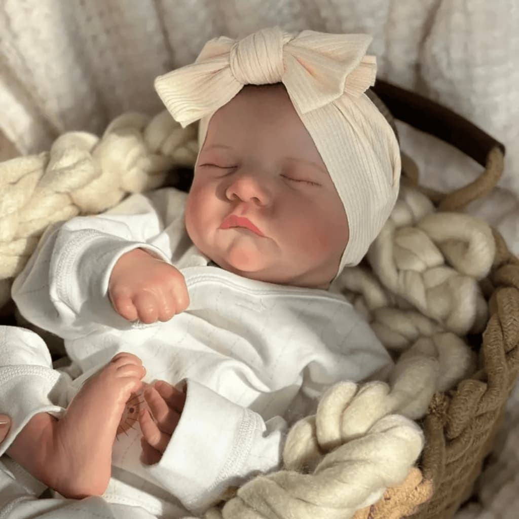 Bebê Reborn Boneca Recém Nascida Livia De Olhos Fechados 100% Em Silicone Envio Imediato
