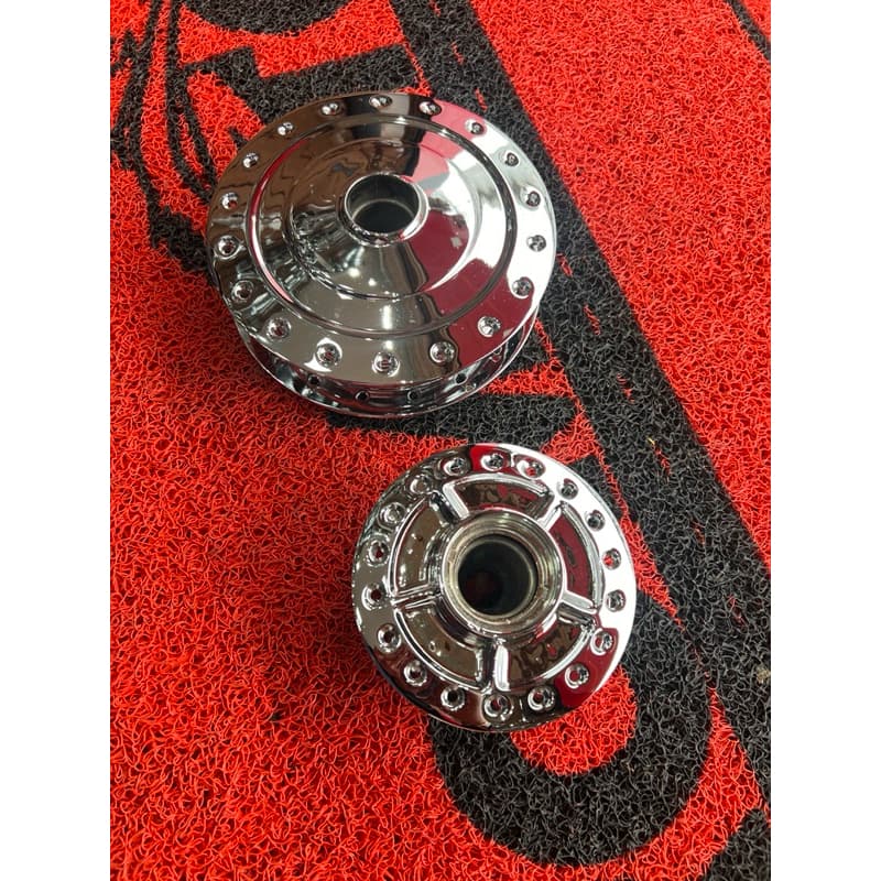 Cubo A Lona E A Disco Cromado