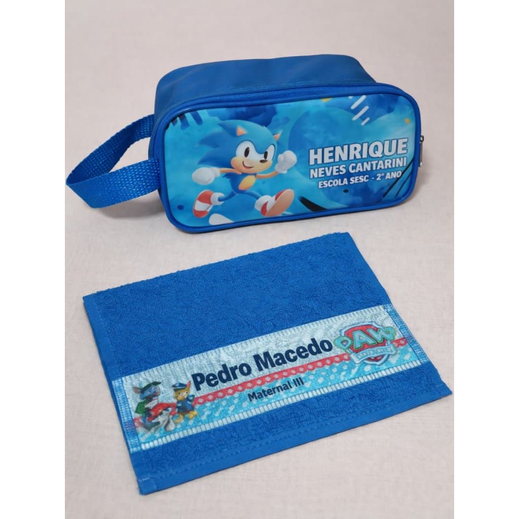 KIT HIGIENE VOLTA AS AULAS MATERNAL BERÇÁRIO ED. INFANTIL BOLSINHA + TOALHINHA PERSONALIZADA