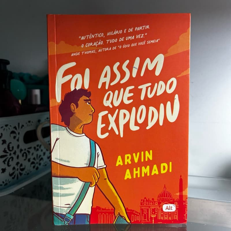 Livro “Foi assim que tudo explodiu”